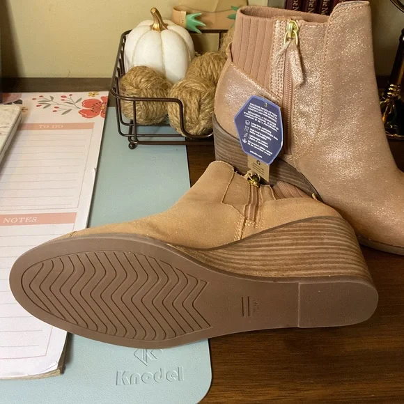 TOMS Women’s Sadie rose gold wedges boots NWT Rose Gold - Picture 6 of 10